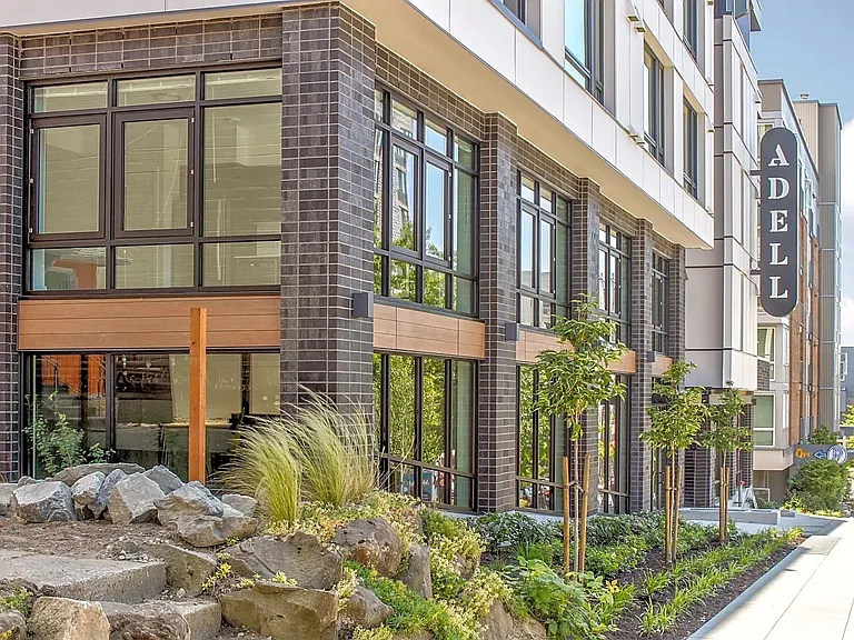 Adell Apartments — Photo 20