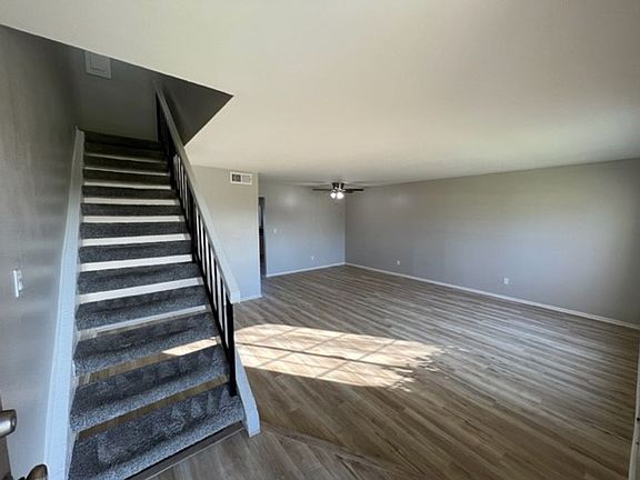 4th image of 19142 Haynes St Unit 3