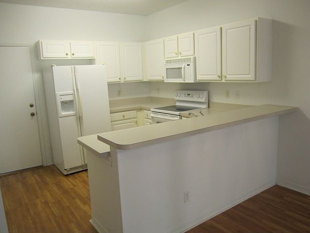 2nd image of 1020 Radison Lake Ct