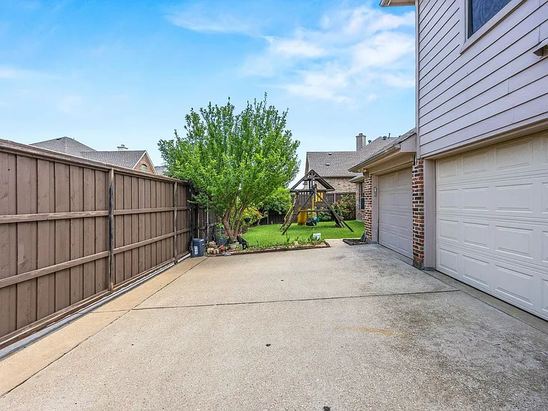 2237 Homestead Ln — Photo 35