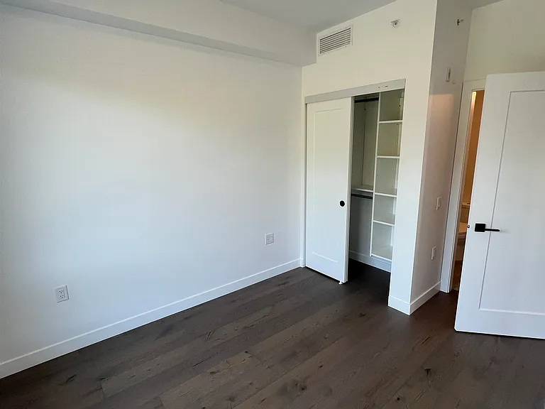 6859 Cambie St #3XX — Photo 8