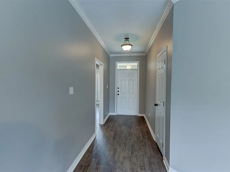 113 Karten Ln — Photo 2