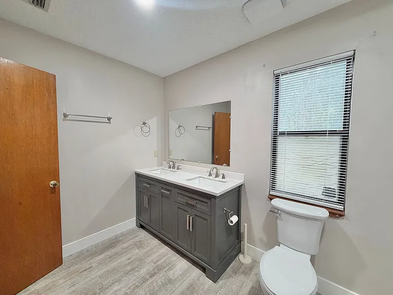 3990 Clearwater Ln — Photo 11