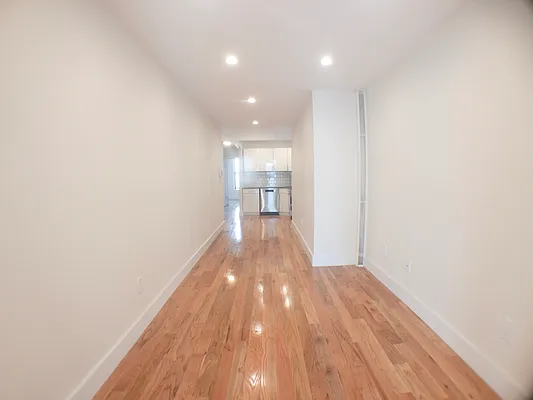 Rented by Bond New York | media 11