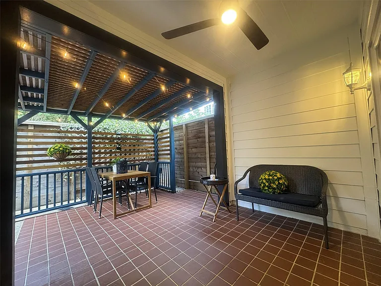 516 S Post Oak Ln #9 — Photo 36