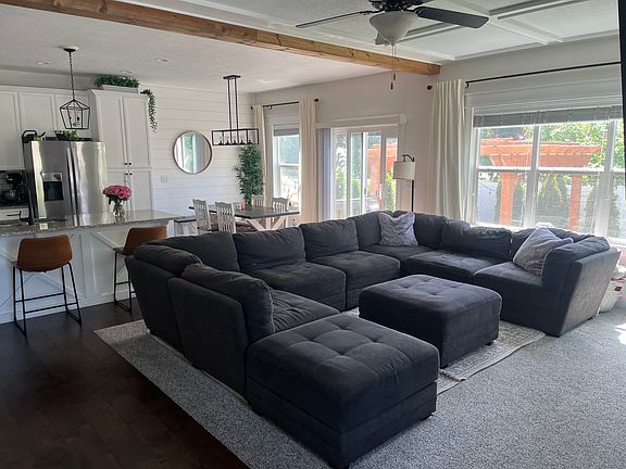 3rd image of 465 E Windy Garden Ln