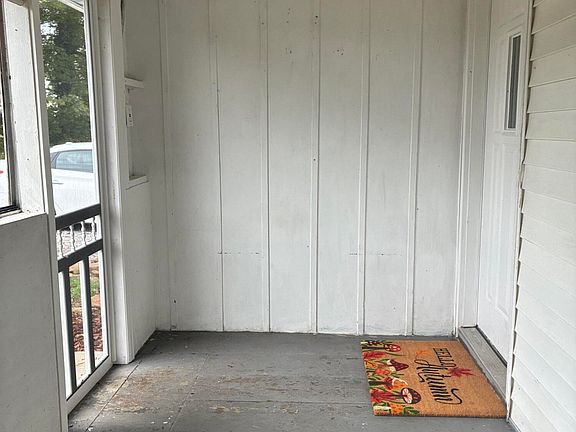 5th image of 133 Henry Ave