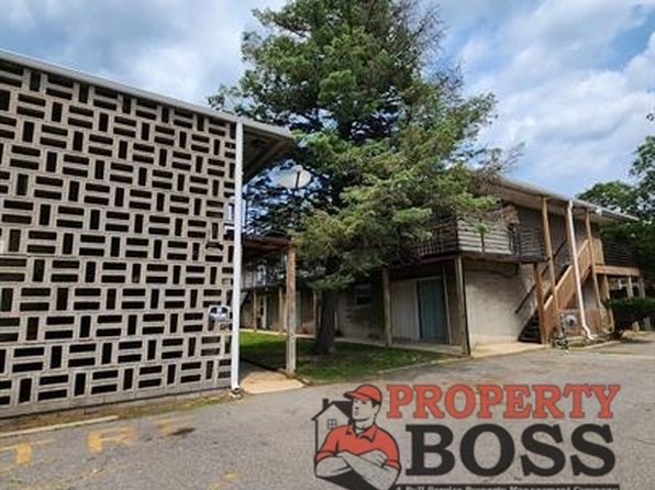 5900 Forest Ave #B3
