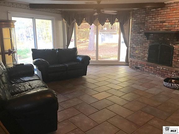2nd image of 142 Lakeview Park Dr