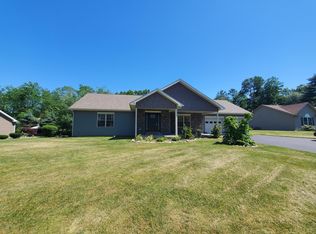 1099 Creekside Ln, Jersey Shore, PA 17740