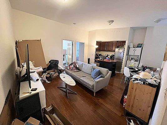 1st image of 100 W 105th St APT D4