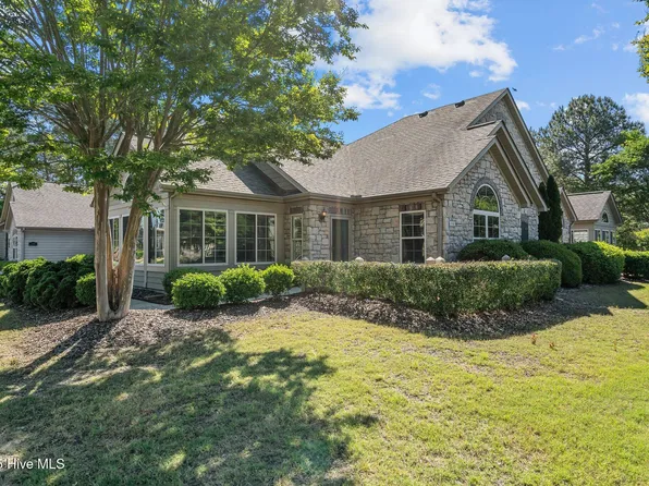 116 W Chelsea Court, Southern Pines, NC 28387