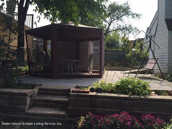 5th image of 562 Westwood Ave
