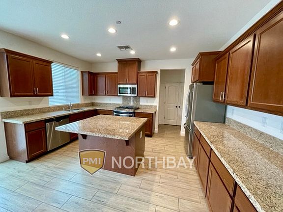 4th image of 225 Primrose Dr