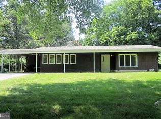 19111 Cherry Tree Dr, Hagerstown, MD 21742
