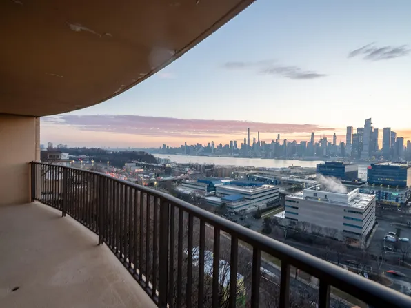 380 Mountain Road image 1 of 20