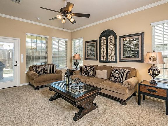 5th image of 220 Vagon Castle Ln
