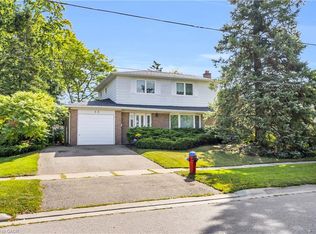 11 Dawson Cres, Halton Hills, ON L7G1H3