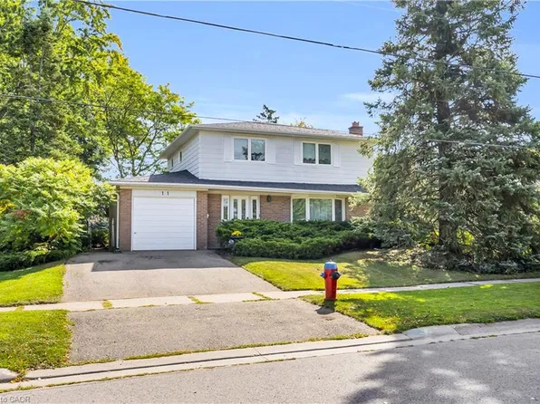 11 Dawson Cres, Halton Hills, ON L7G 1H3
