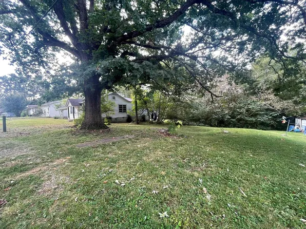 1105 9th St, Mena, AR 71953