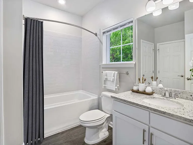 Camden Crest — Photo 17