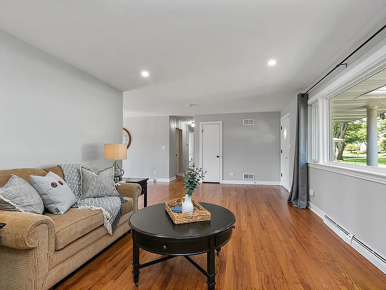 1037 N Harrison St — Photo 5