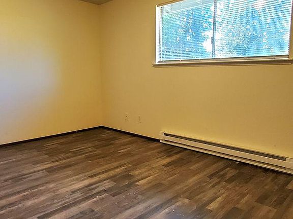 5th image of 523 159th St E #523