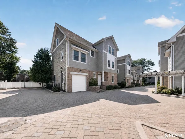 88 Maple Tree Ave Unit E, Stamford, CT 06902