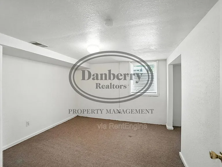 822 Searles Rd — Photo 39