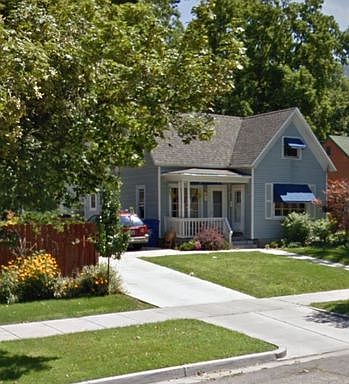 2nd image of 2572 Van Buren Ave