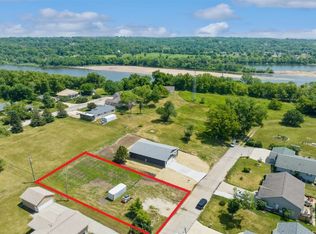 1110 Quarry Ave SW, Cedar Rapids, IA 52404