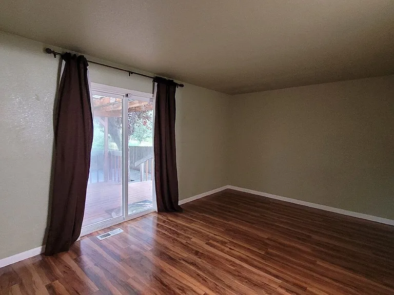310 Village Dr — Photo 10