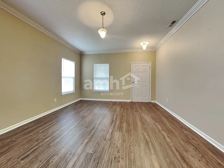 8146 Whitham Dr — Photo 6