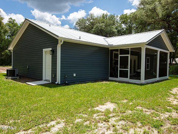 3rd image of 207 N PALMETTO Avenue