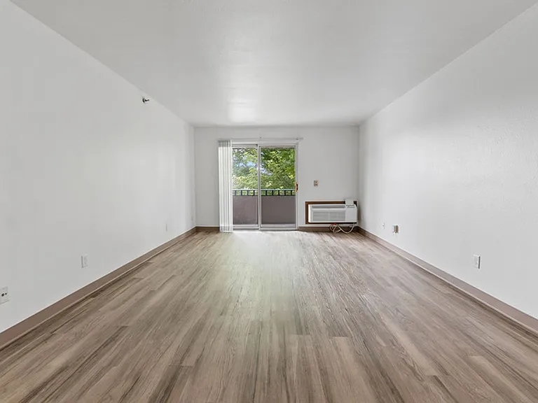 City View Apartments — Photo 28