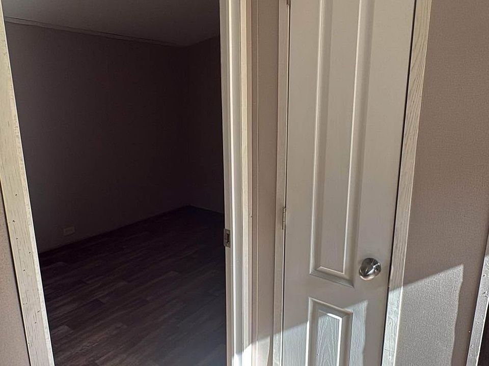 2nd image of 408 Warren St