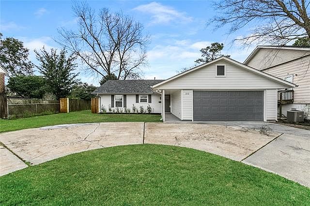 1st image of 212 Amapola Cir