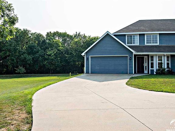 2513 E 27th Lawrence, KS listing photo #2
