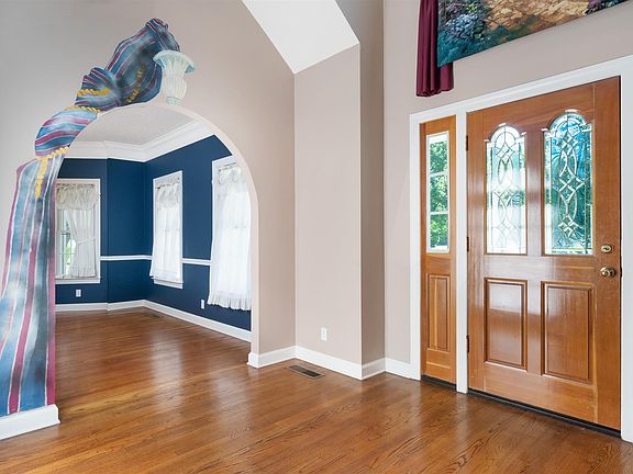 5th image of 102 Stonehouse Dr
