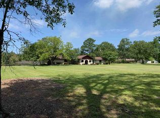 5913 Briarwood Ln, Silsbee, TX 77656