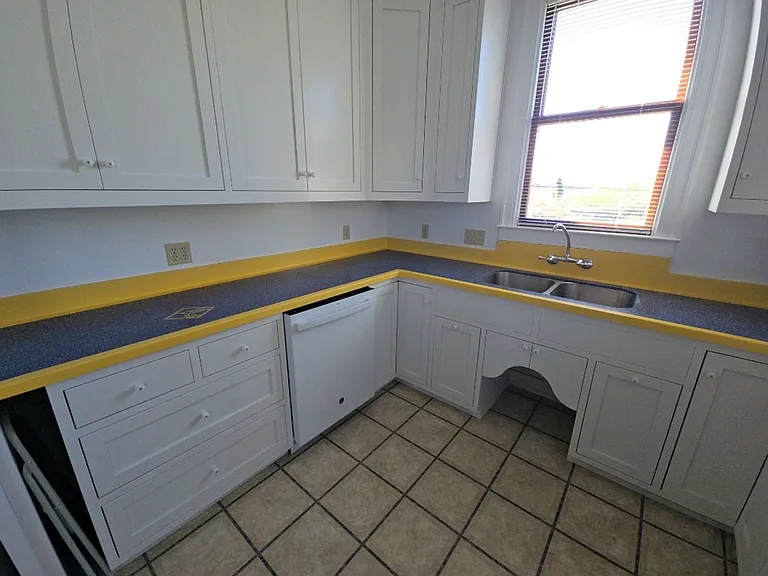 2754 Van Duzen St — Photo 24
