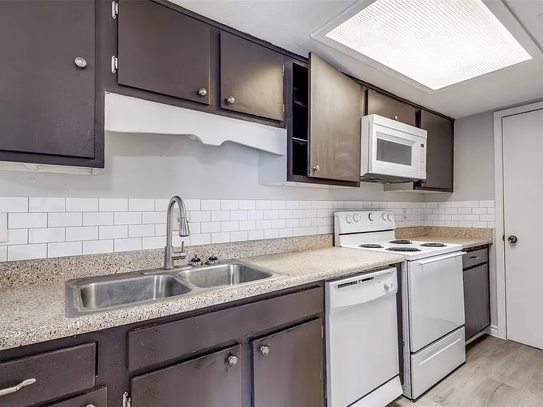 12818 Midway Rd #2068 — Photo 9