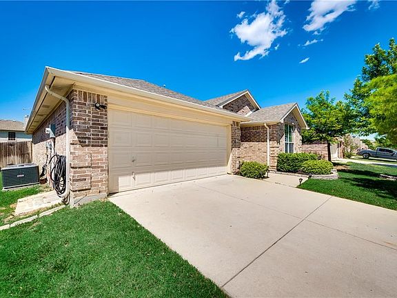 3rd image of 2031 Sunny Side Dr