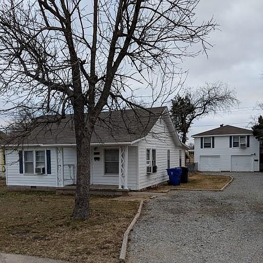 1st image of 810 E Main St #8101/2