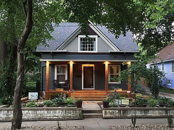 4th image of 4215 Bell St