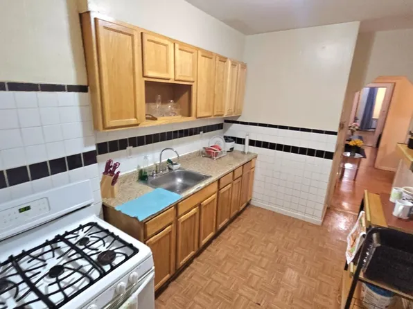 819 27th Street image 4 of 12