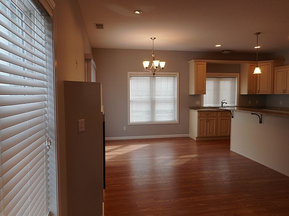 5th image of 15 Bates Pl APT 3