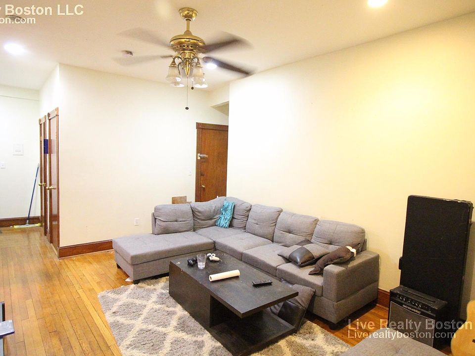 2nd image of 33 Gibbs St