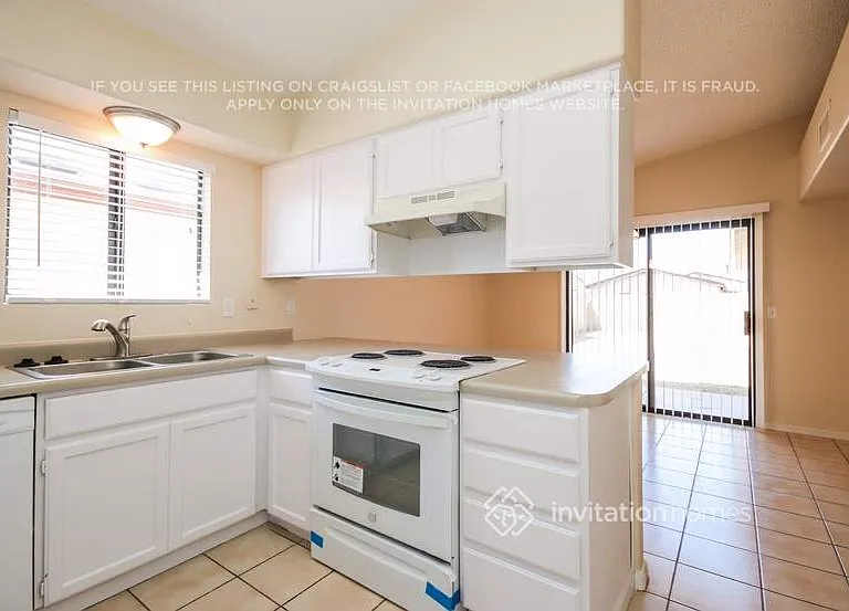 11134 N 82nd Dr — Photo 8
