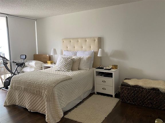 3rd image of 1865 Brickell Ave APT A502